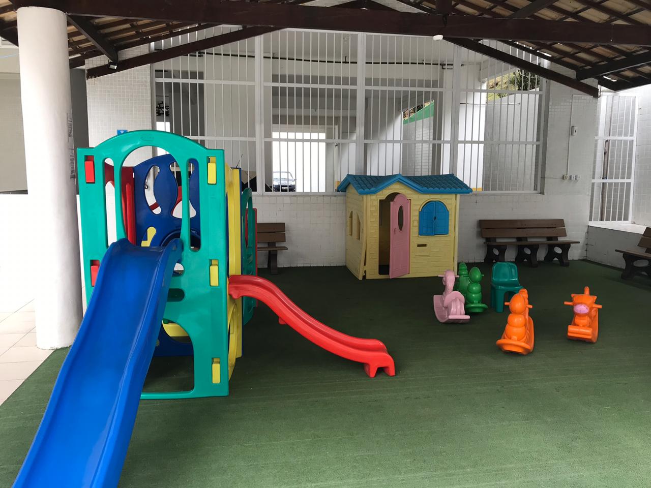 Apto 501 Cond. Lagoa dos Frades - parque infantil